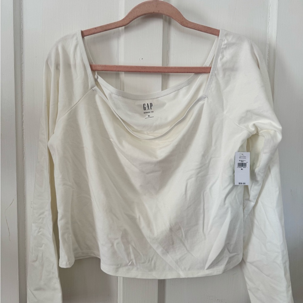 GAP NWT Modern Off Shoulder Crop Top